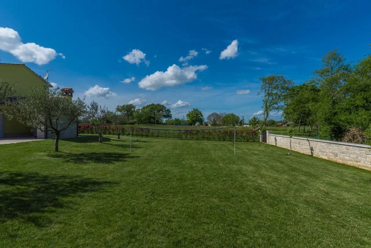 Villa Gardenia With Pool Tinjan 0*,